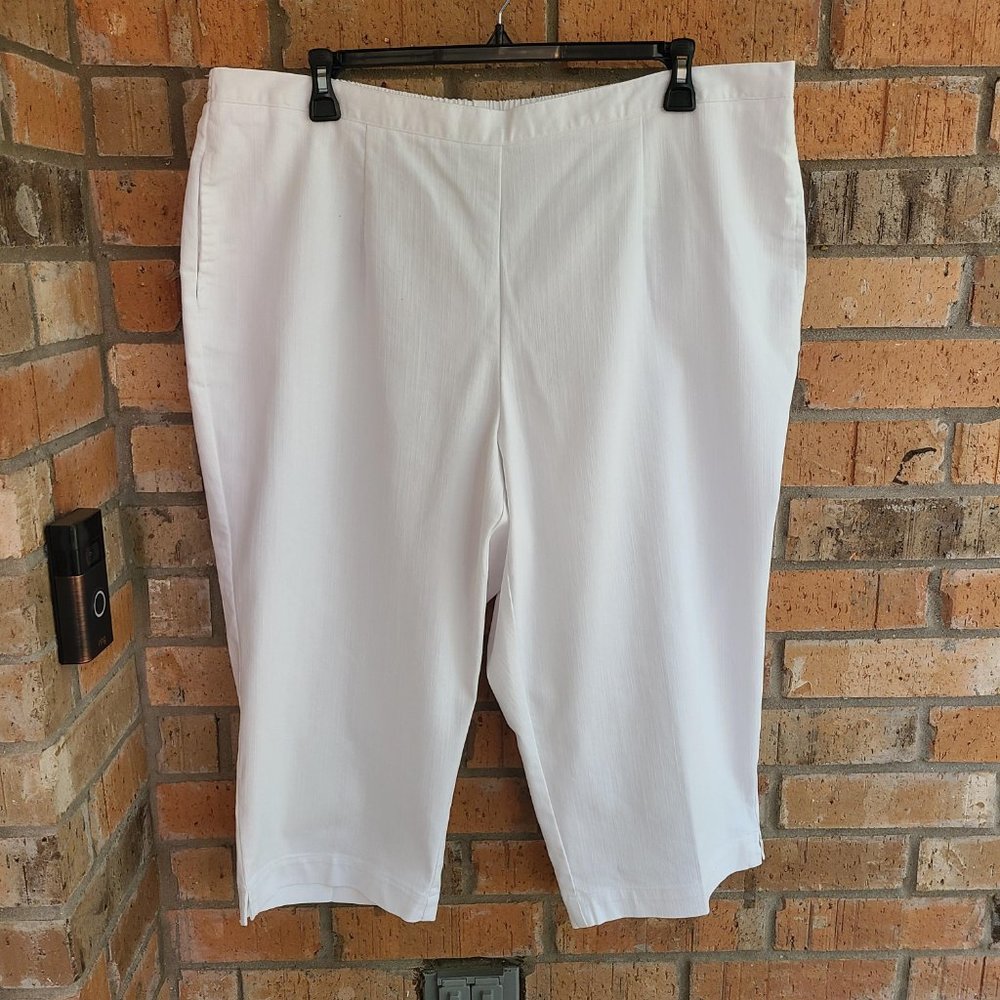 Alfred Dunner Women's Plus Classic Fit Capri Pants Elastic Waist White Size 22W